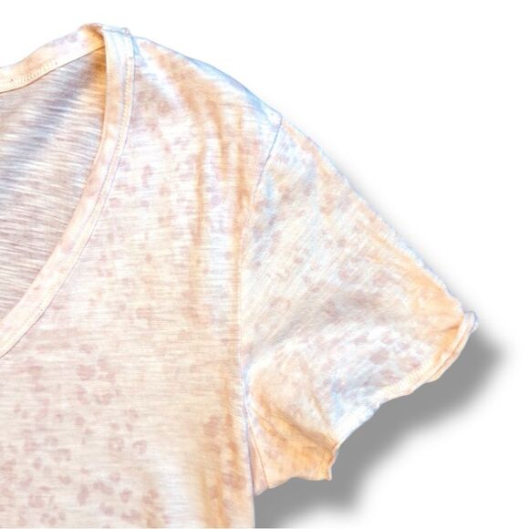 Abercrombie & Fitch White Short Sleeve Tee - Picture 2 of 9